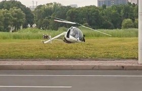 常州一直升机尾部断裂持续原地打转，官方人士：机上两人暂无生命危险