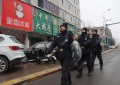 雨雪来袭不退岗 巡逻民警守平安