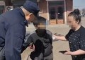 老人遛弯体力不支，民警暖心护送回家