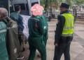 救助病患、制服“惊牛”……  哈东公安检查站温情救助护民生、暖民心