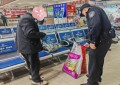 守护受伤女孩就医、帮助行动不便农民工  东莱街派出所民警温情救助暖民心