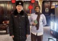 游客不慎遗落重要证件  民警及时交还获肯定