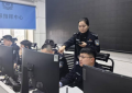 冰城女警：柔肩扛重任 藏蓝守初心