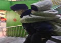 老人突发低血糖  民警及时救助送其回家