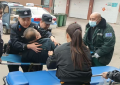 巡逻途中遇伤者 民警救助显温情